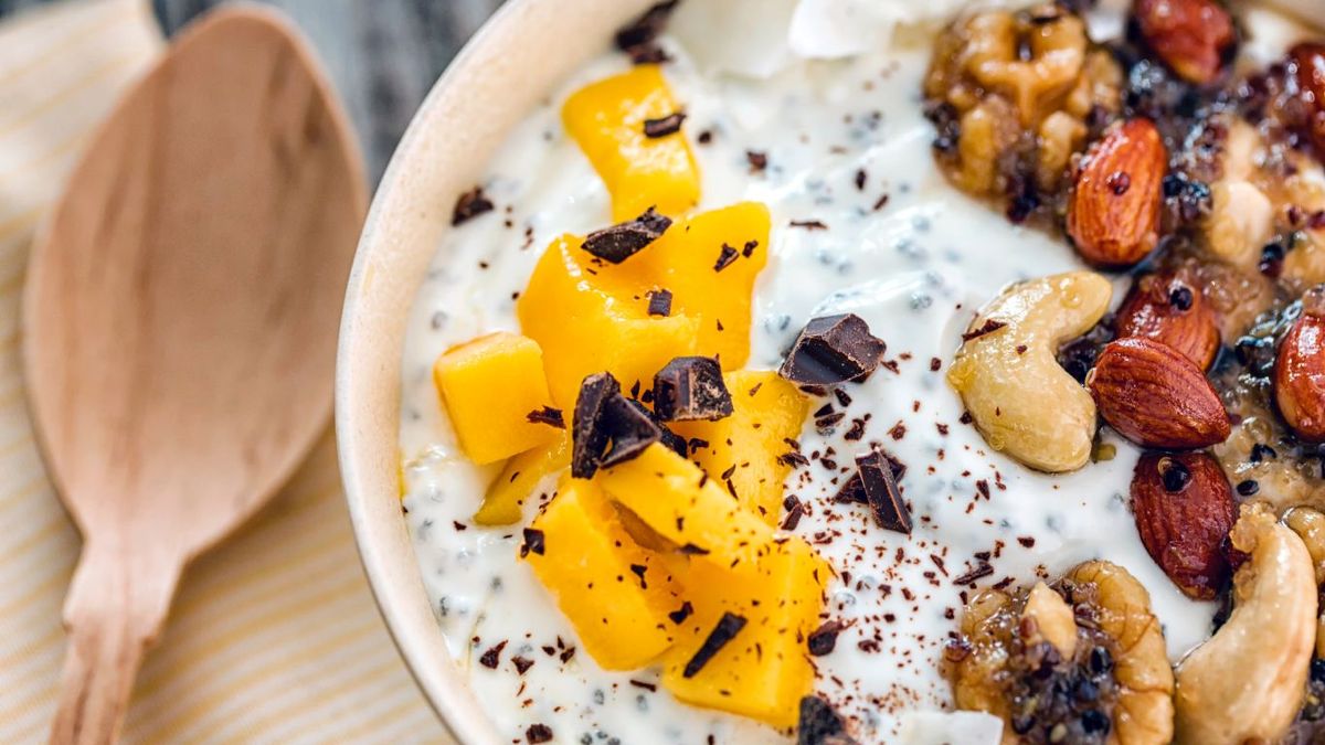 Yogur con frutas y frutos secos
