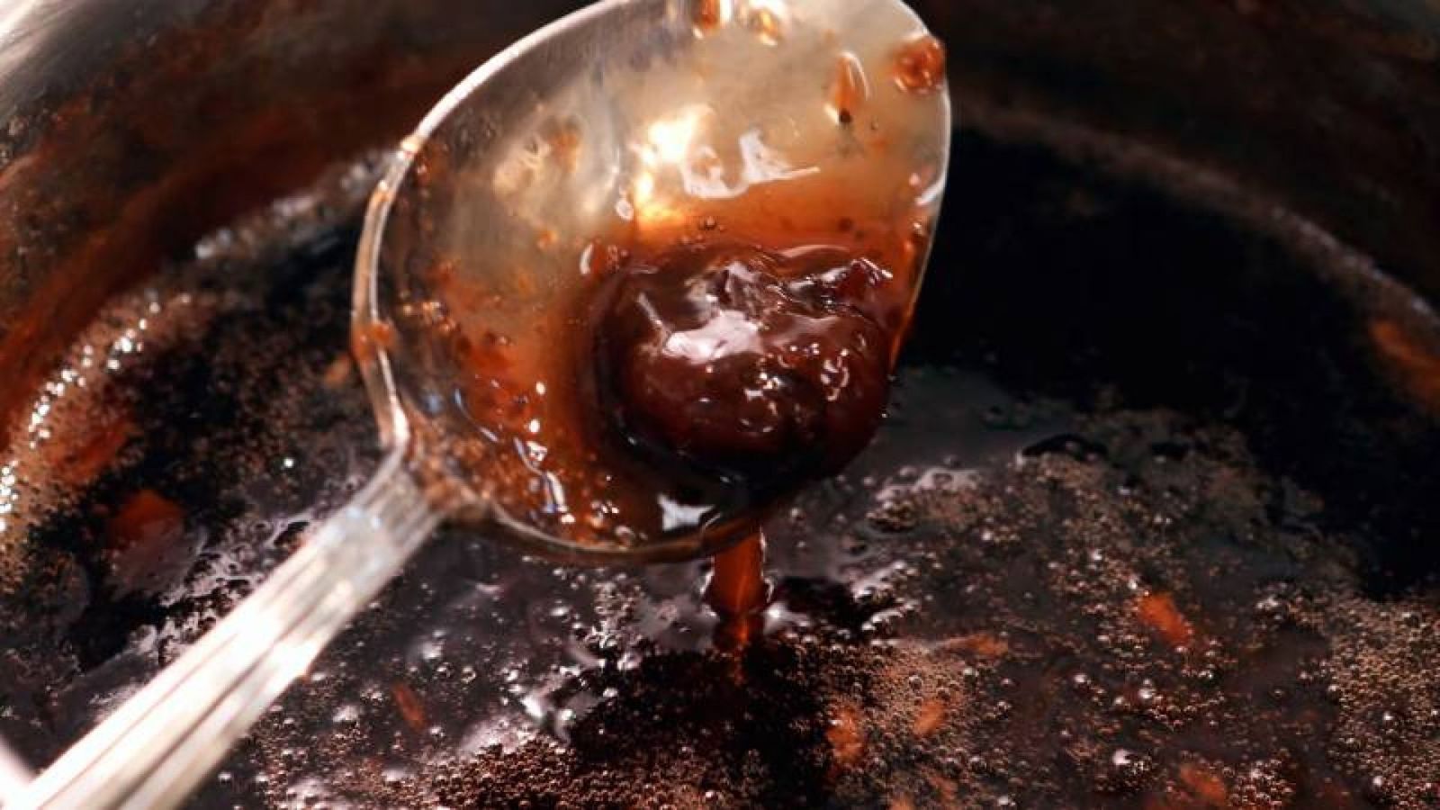 Si no te gusta la mermelada con trozos puedes triturar la mezcla Mermelada de fresa Paso 4