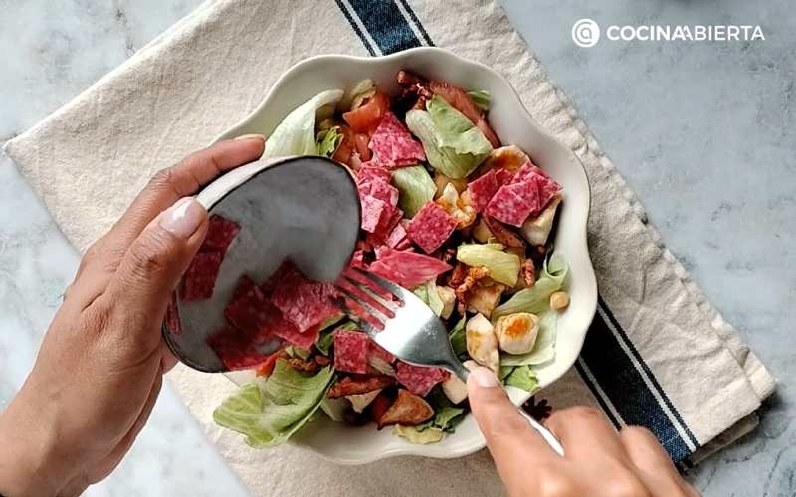 Añade el salami Añade el salami