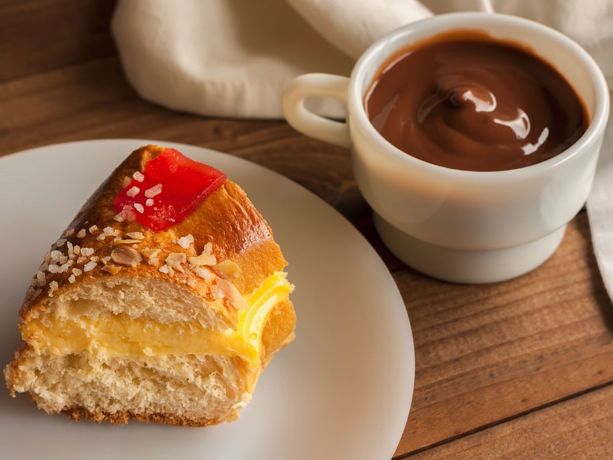 El roscón de Reyes es habitual acompañarlo con chocolate a la taza casero