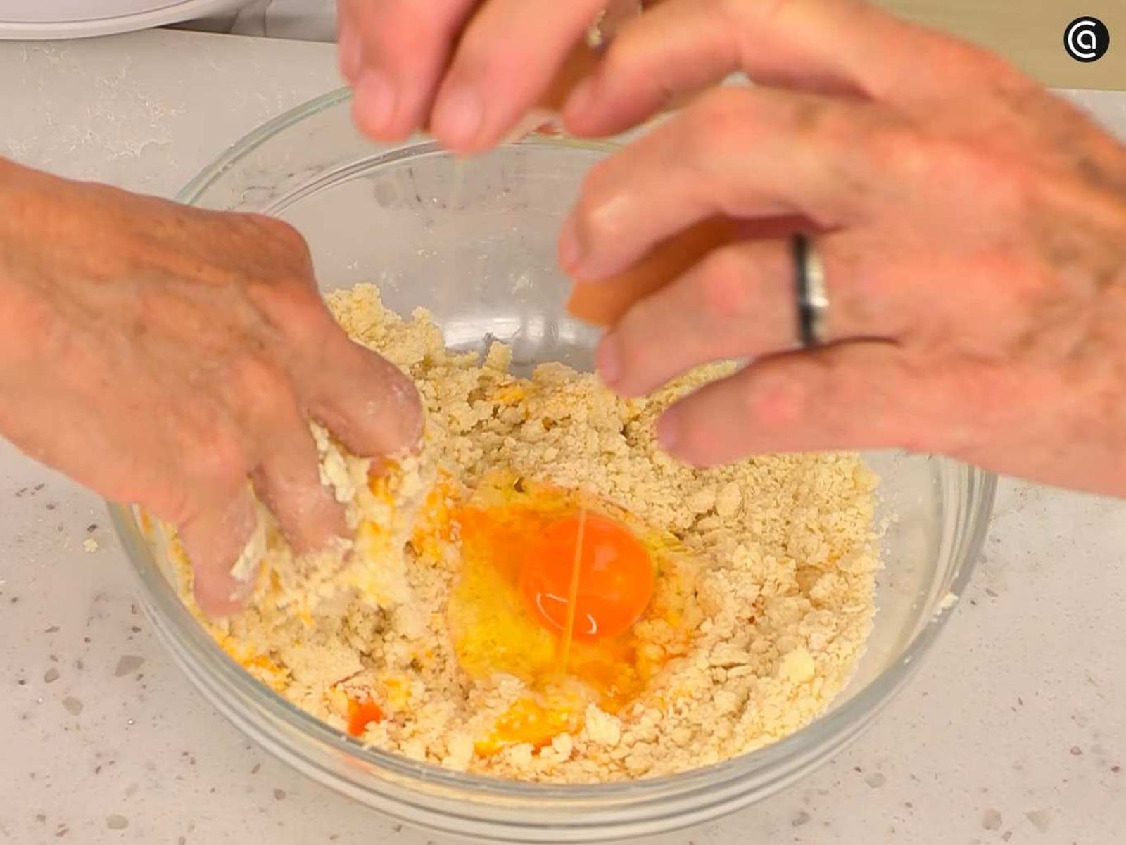 Mezcla los ingredientes Mezcla los ingredientes