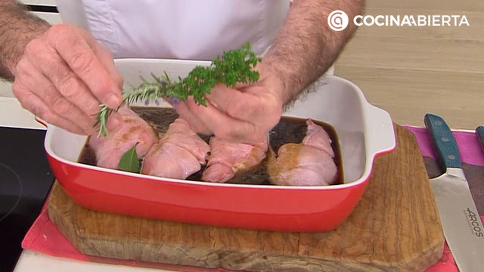 como marinar carne con cerveza negra karlos arguinano paso2