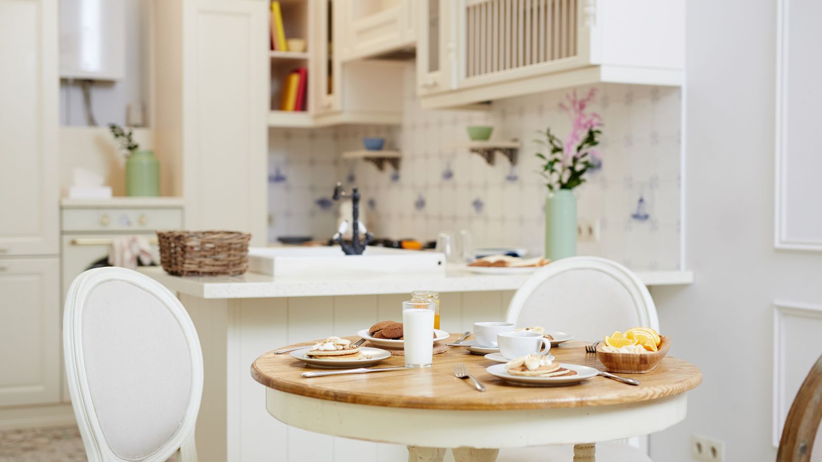 Las mesas pequeñas son perfectas para cocinas medianas
