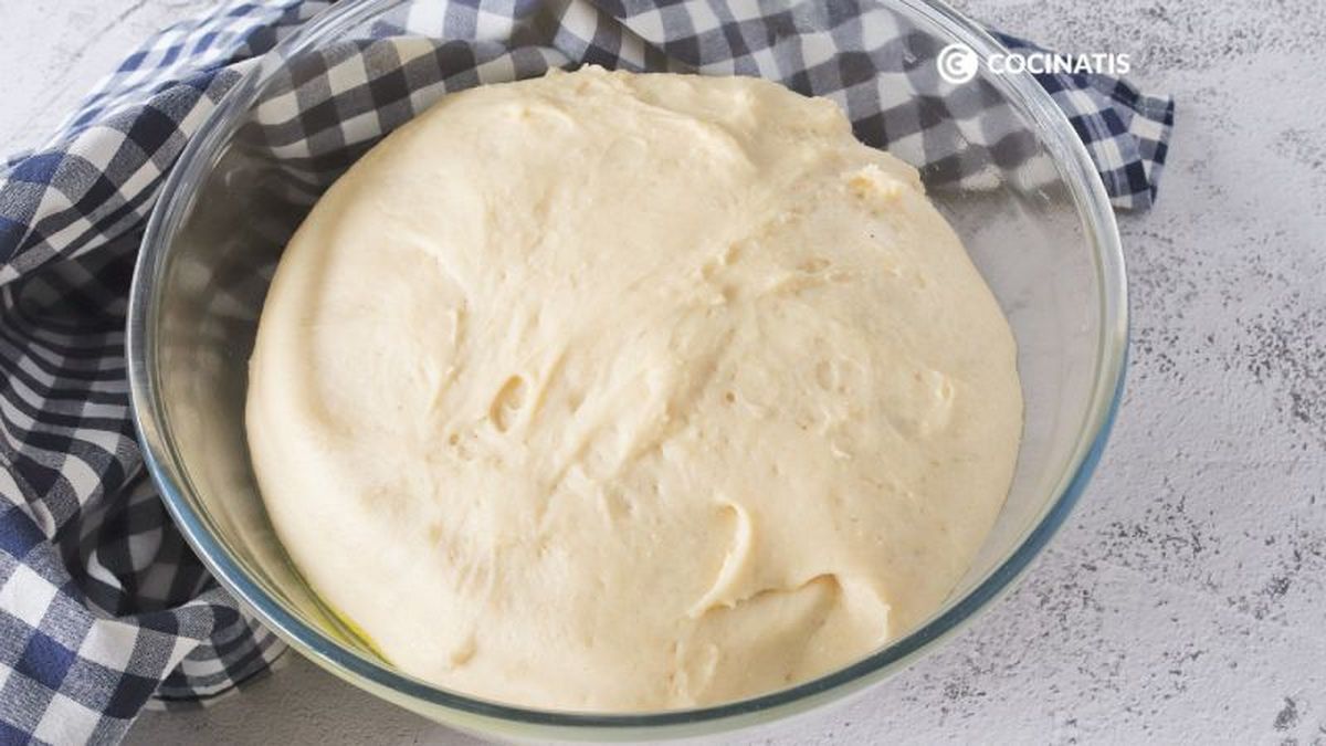 Dejamos reposar la masa para que doble su tamaño