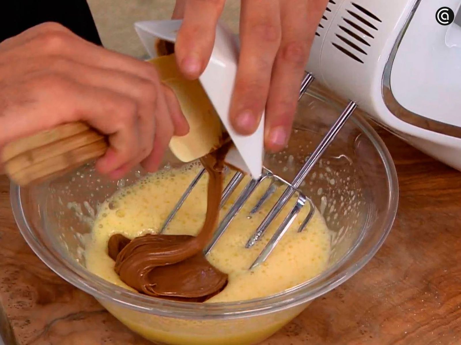 Añade el praline a la mezcla