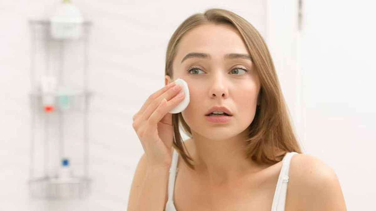 tipos de limpiadores faciales desmaquillantes