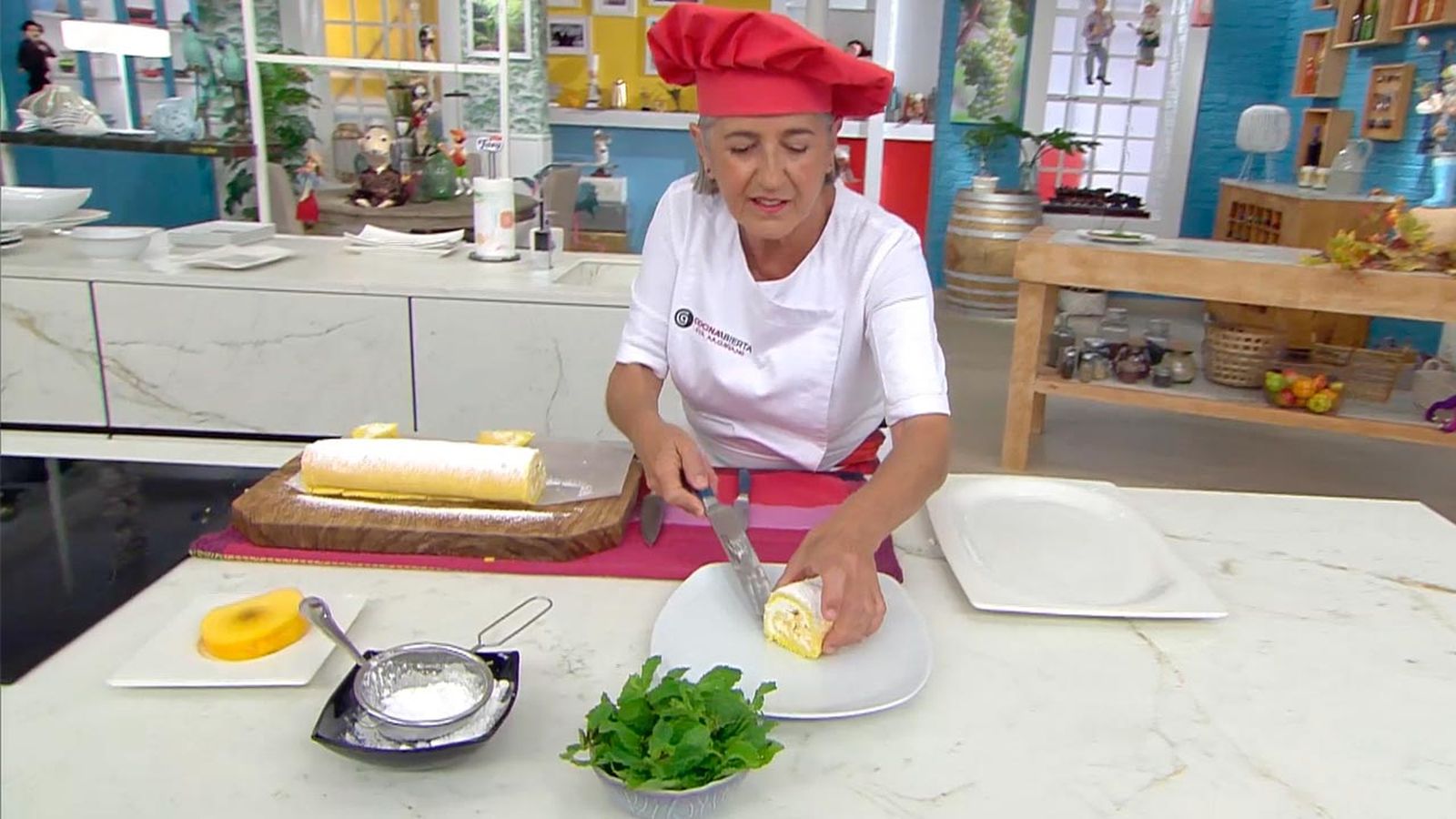 KARL66030320 receta brazo gitano con melocoton de eva arguinano paso4 KARL66030320 receta brazo gitano con melocoton de eva arguinano paso4