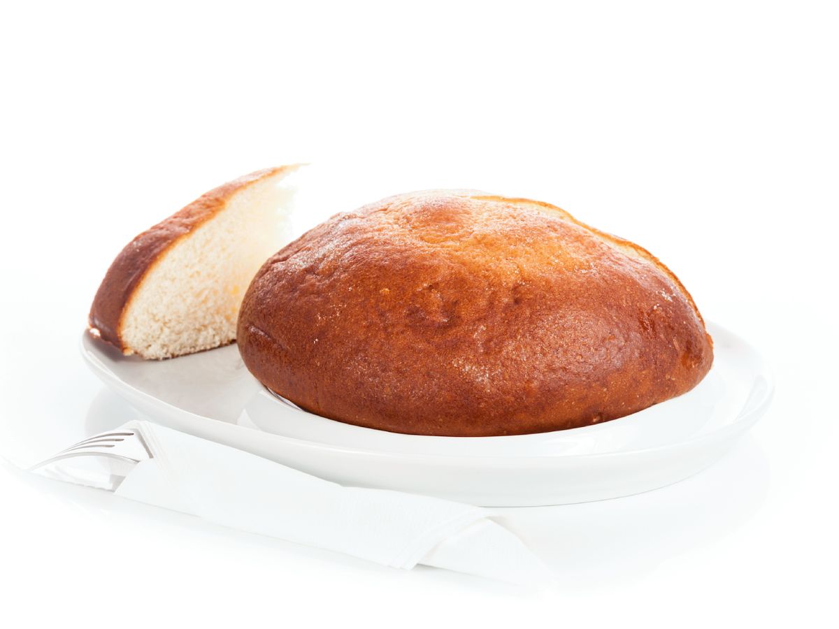 El panquemao o toña, bizcocho esponjoso con corteza tostada, típico de Pascua en Valencia.