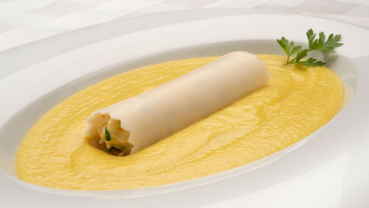 Crema fría de mango y calabacín con canelón de bonito, por Karlos Arguiñano
