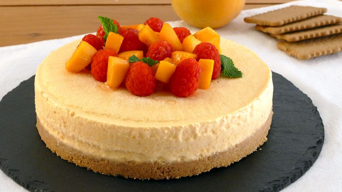 Tarta fría de queso y melocotón