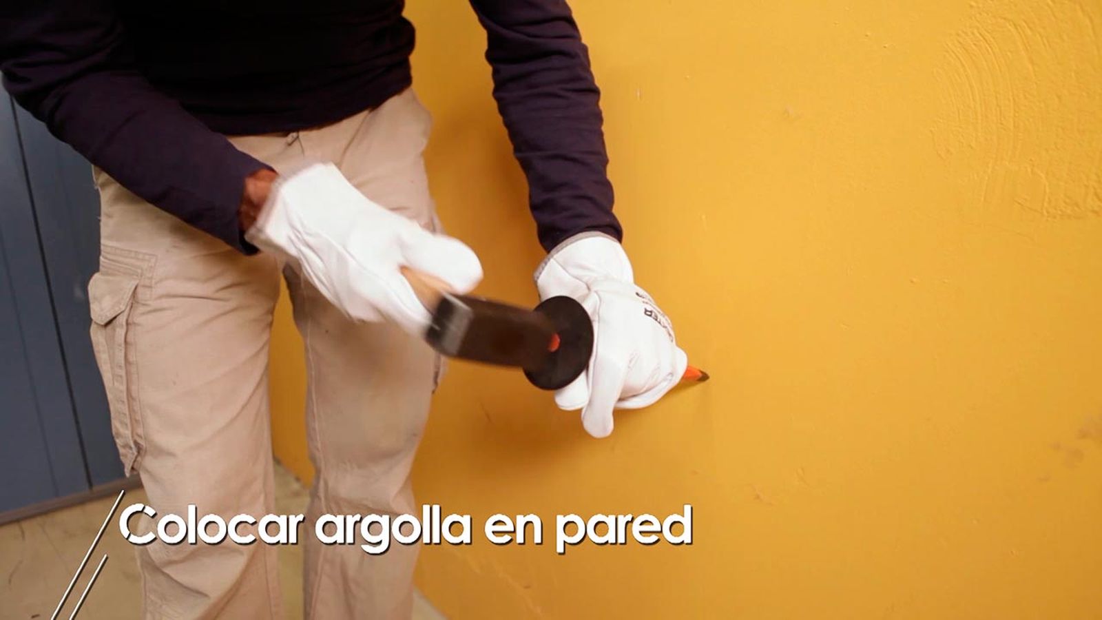 Cómo colocar una argolla en la pared paso 1 Cómo colocar una argolla en la pared paso 1