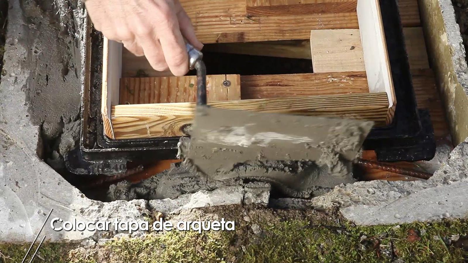Como colocar una tapa de arqueta paso 5 Como colocar una tapa de arqueta paso 5