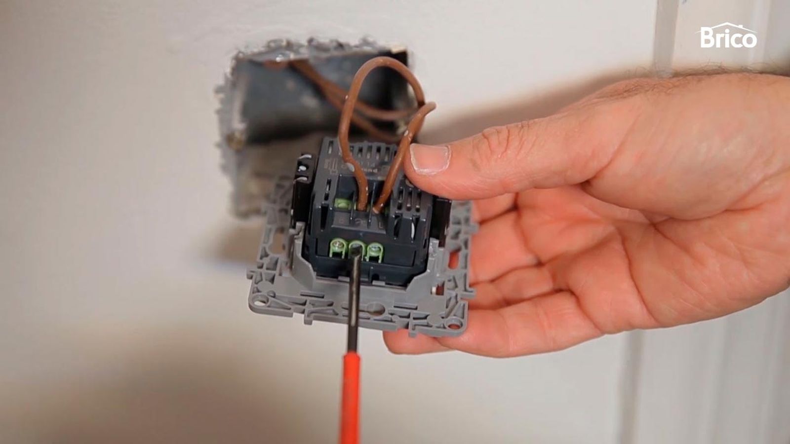 Colocar un interruptor regulador de luz paso 5 Colocar un interruptor regulador de luz paso 5