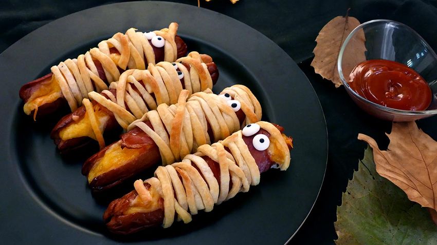 Salchichas momia para Halloween