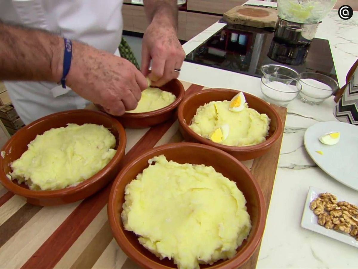 Adorna con huevo y nueces