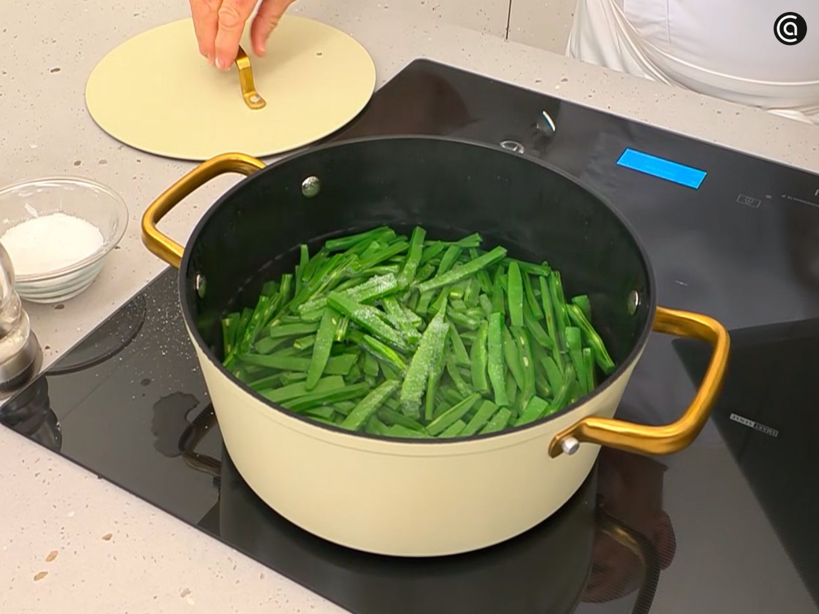 Cocina las judías verdes en abundante agua hirviendo