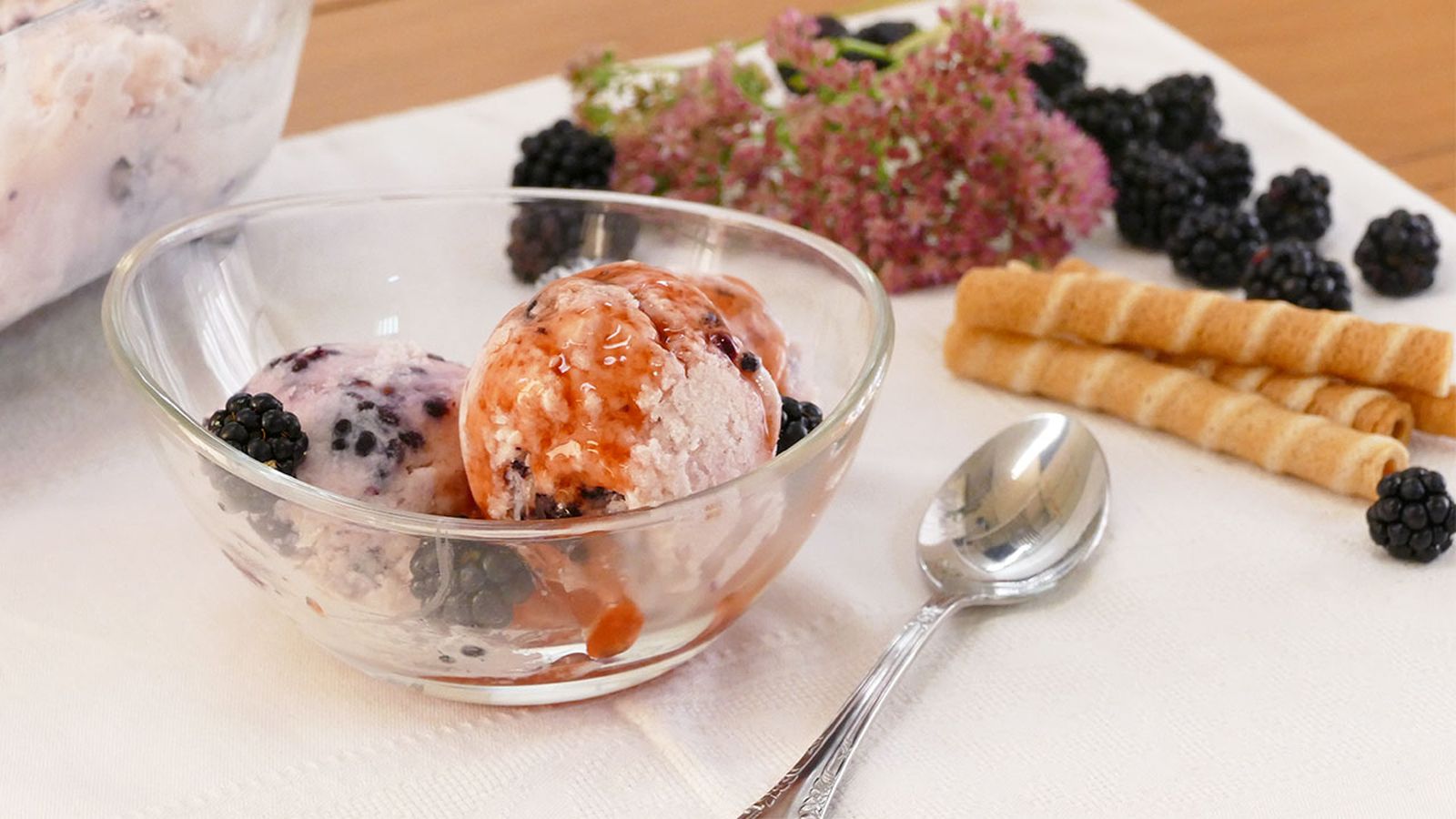 Receta de helado de yogur y moras Paso 5 Receta de helado de yogur y moras Paso 5