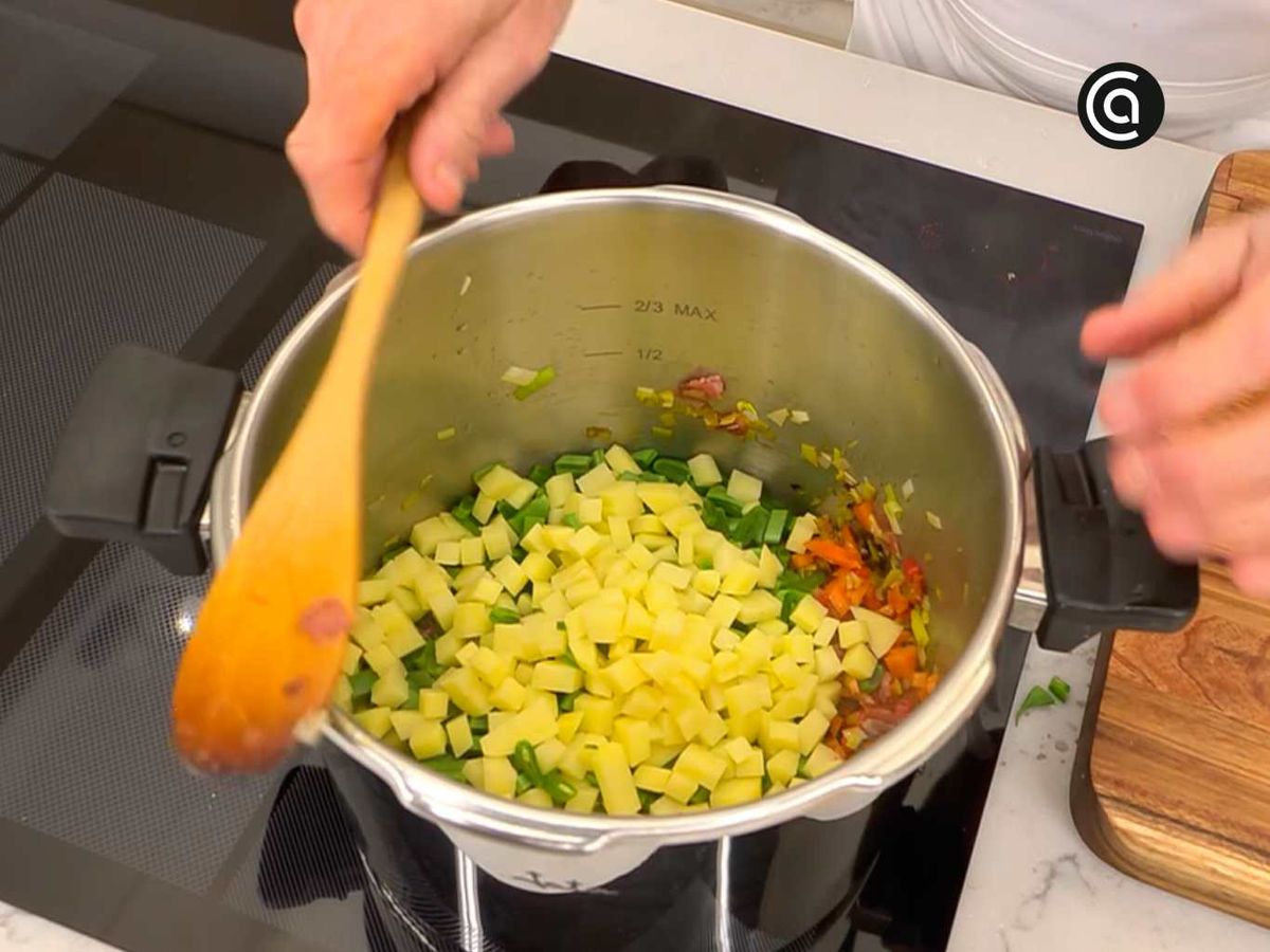 Incorpora el arroz integral