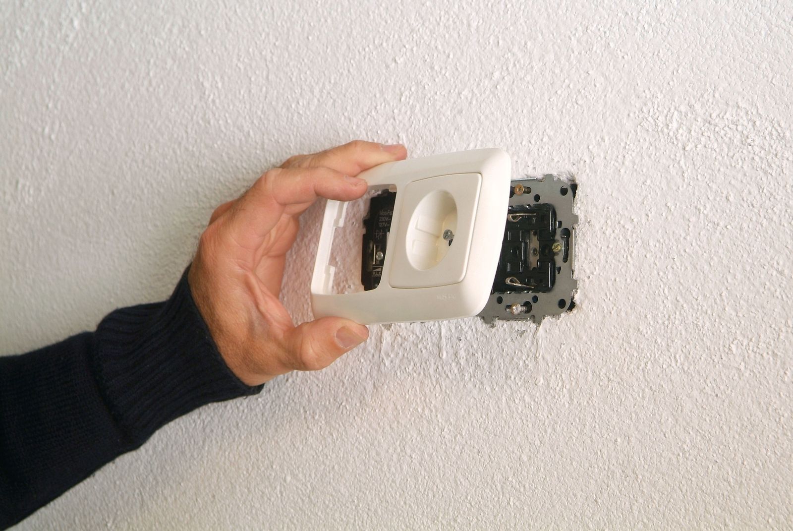 Interruptor detector de movimiento empotrado paso 8 Interruptor detector de movimiento empotrado paso 8