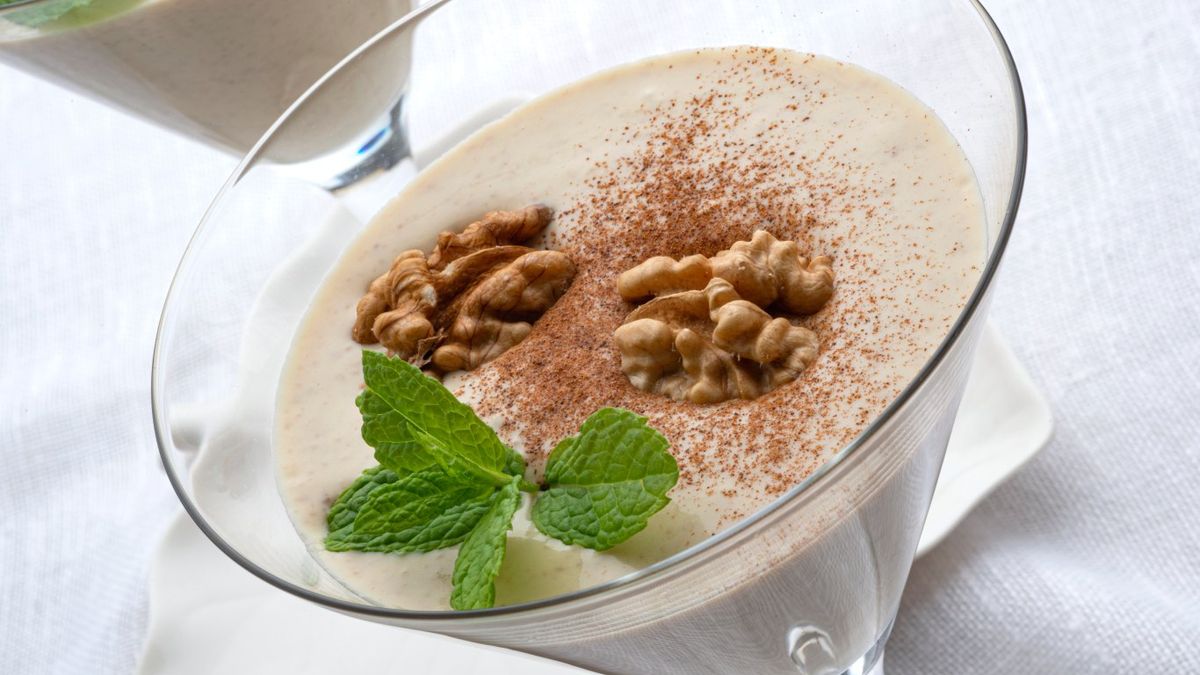 La intxaursaltsa es un postre navideño elaborado con nueces