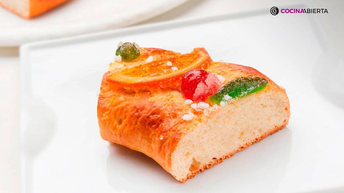 roscon de reyes tradicional con frutas confitadas