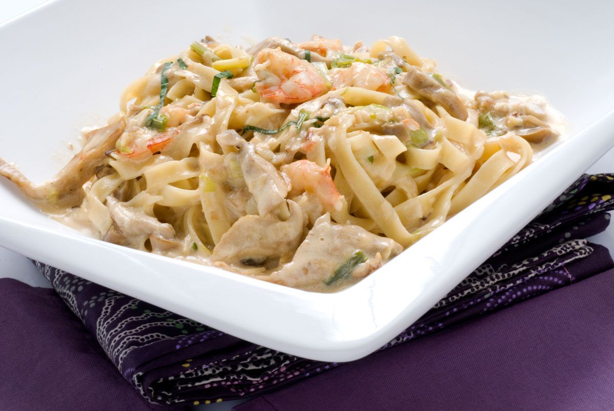 221 Tallarines con setas y gambas xl