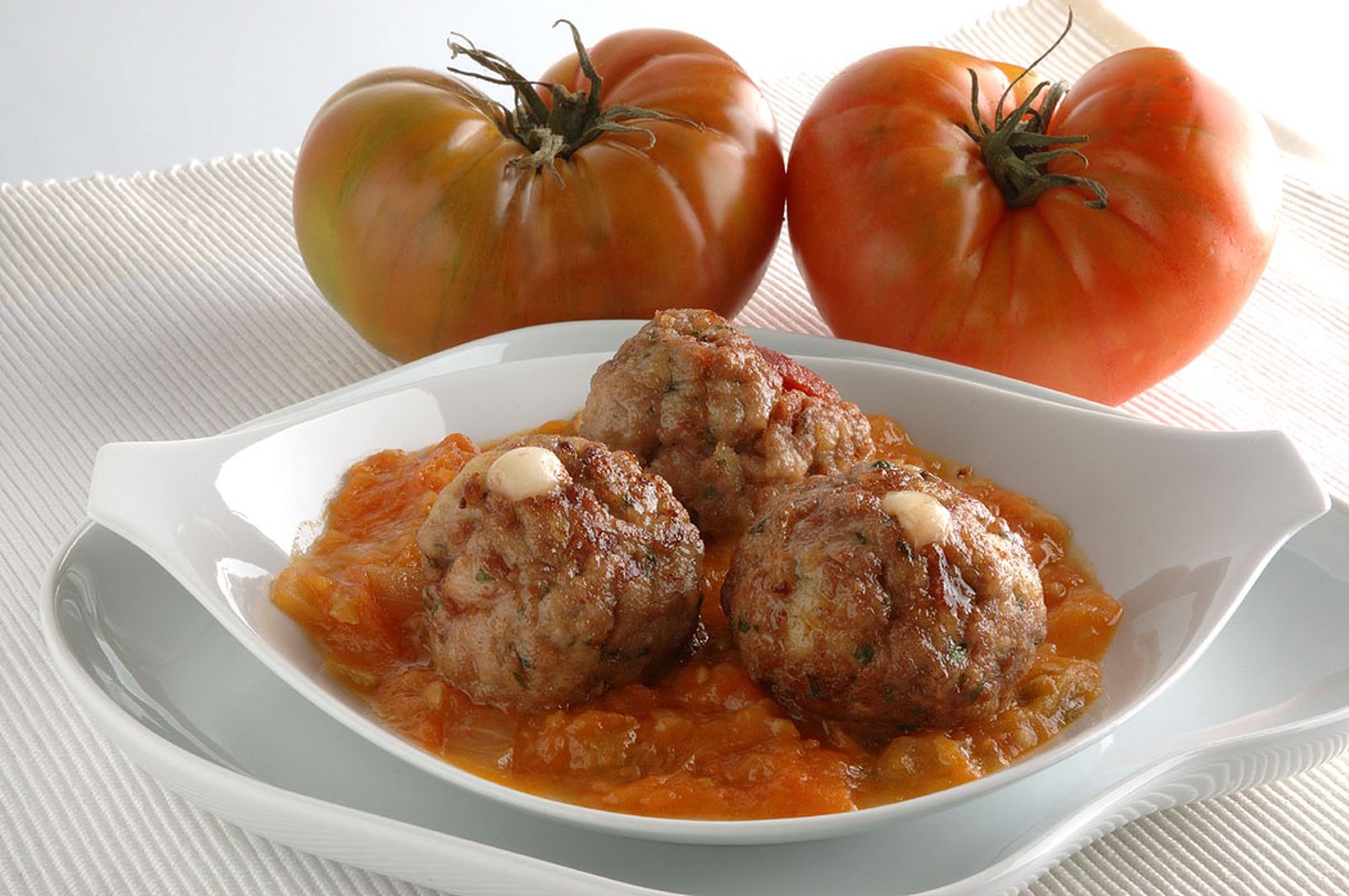 Albóndigas con jamón y queso