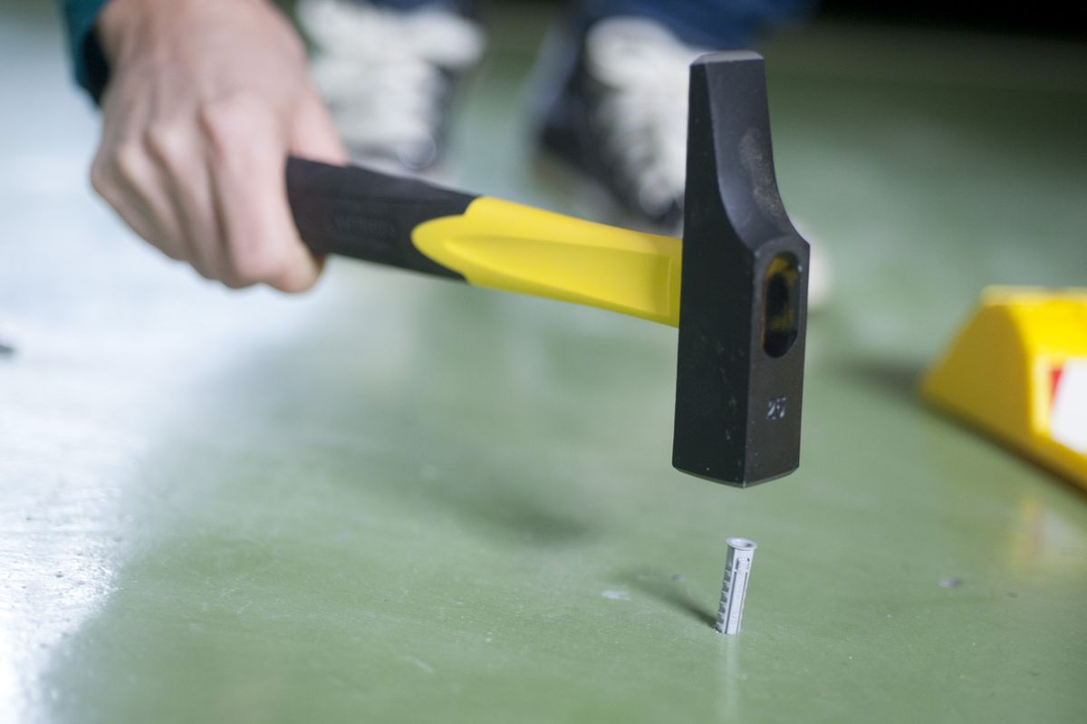 Bricomania 689 Topes para aparcamiento p4