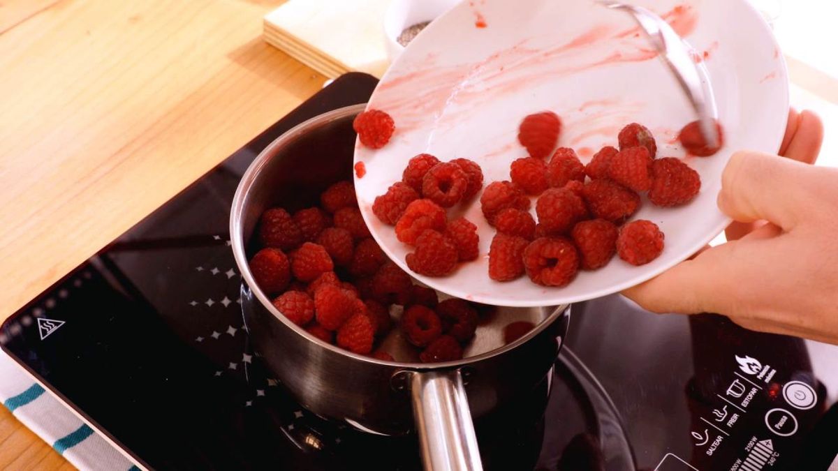 Mermelada de frambuesa con semillas de chía  paso 1