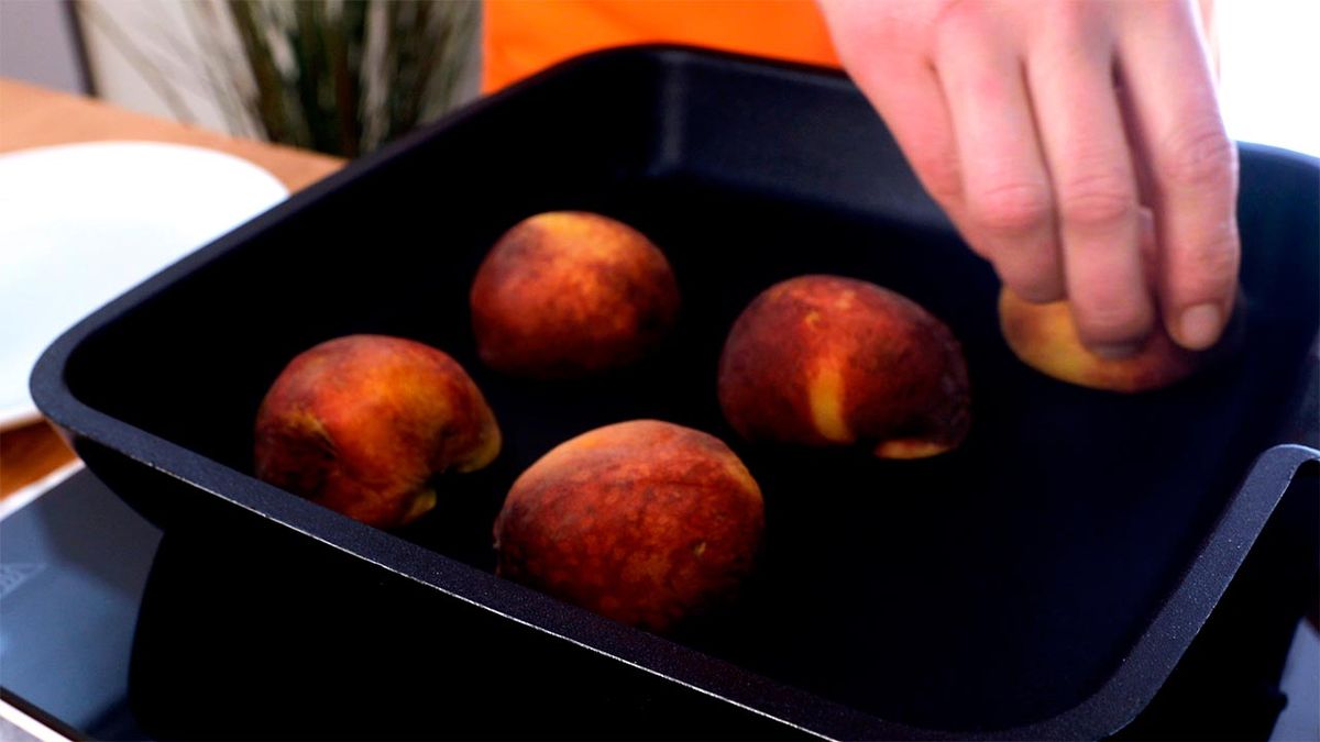 Receta de melocotón a la plancha con queso fresco, nueces y miel   paso 3