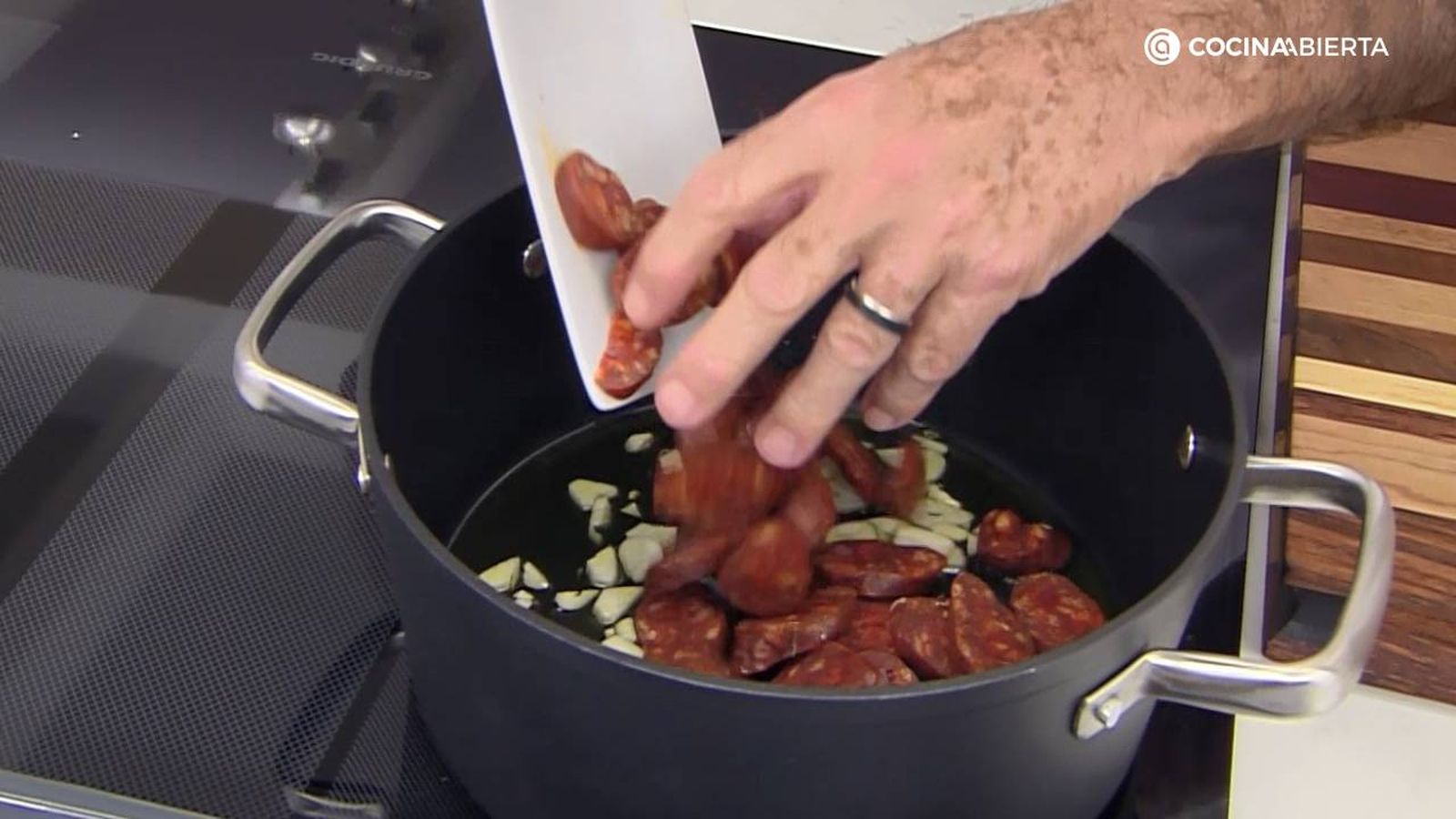 KARL7055 Sopa pan chorizo paso 2 KARL7055 Sopa pan chorizo paso 2