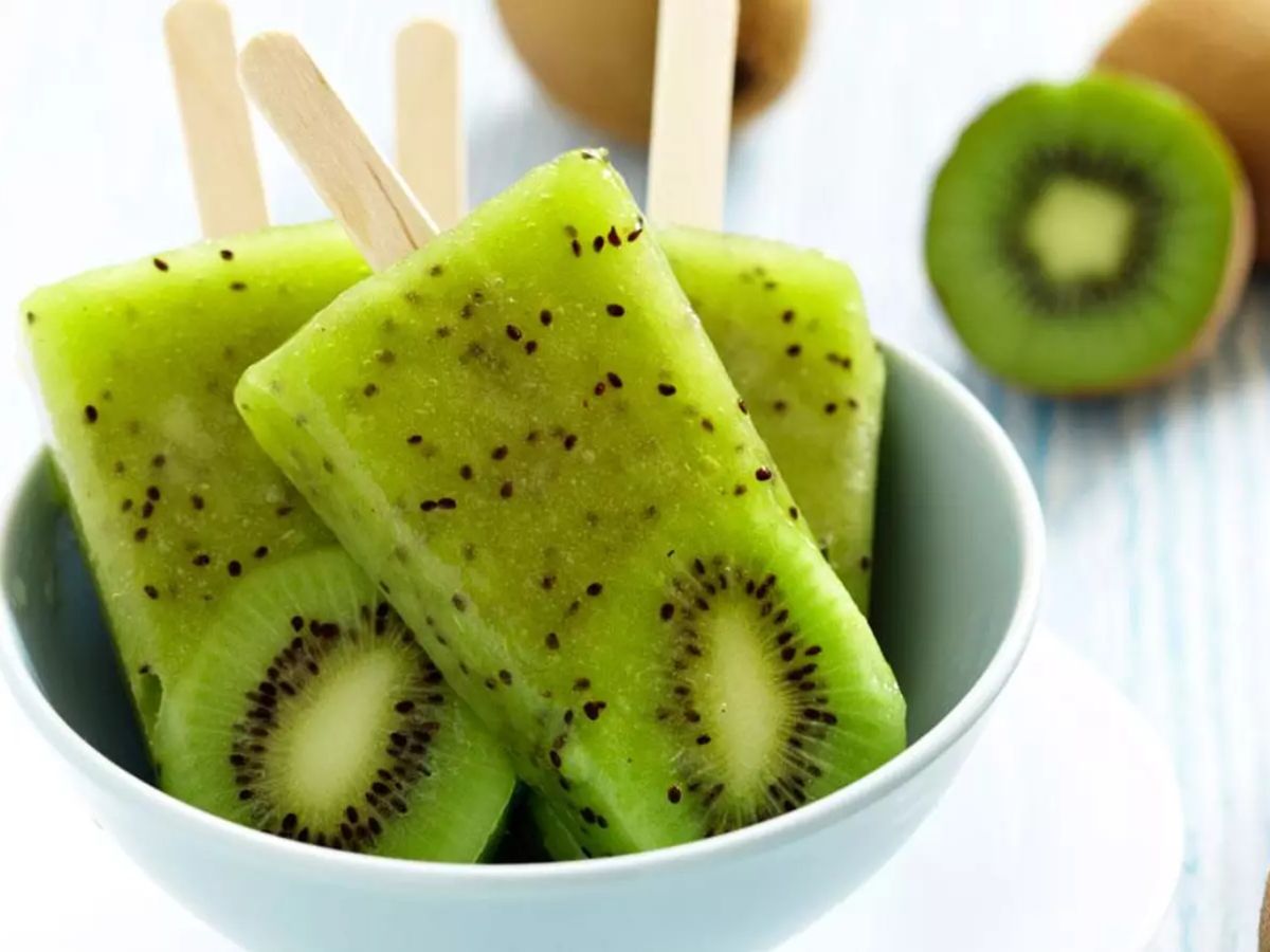 Polos caseros de kiwi: refrescantes y llenos de vitamina C.