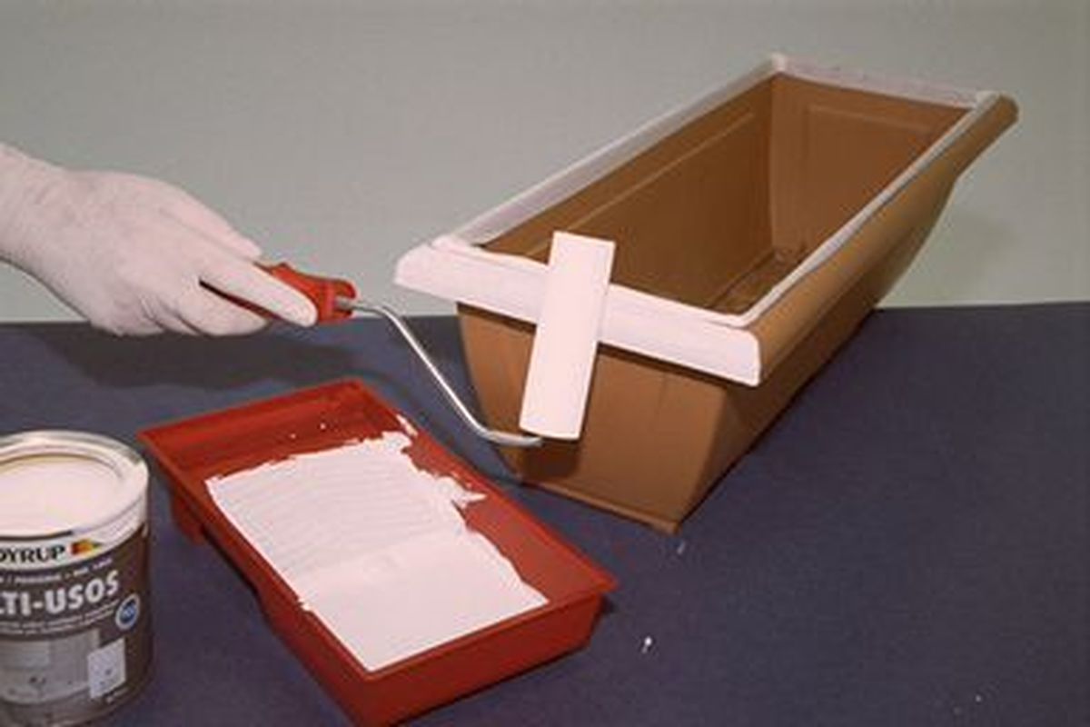 Decorar jardineras de plástico paso 2