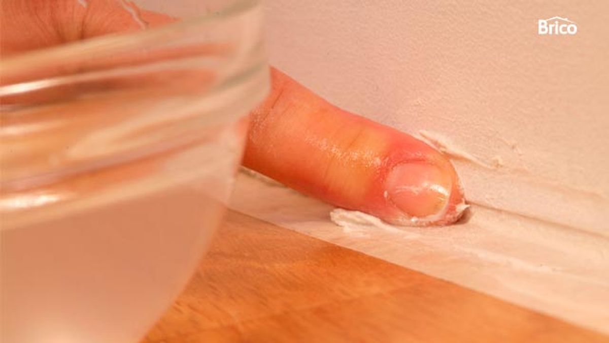 Sellado de juntas en suelo de madera paso 4