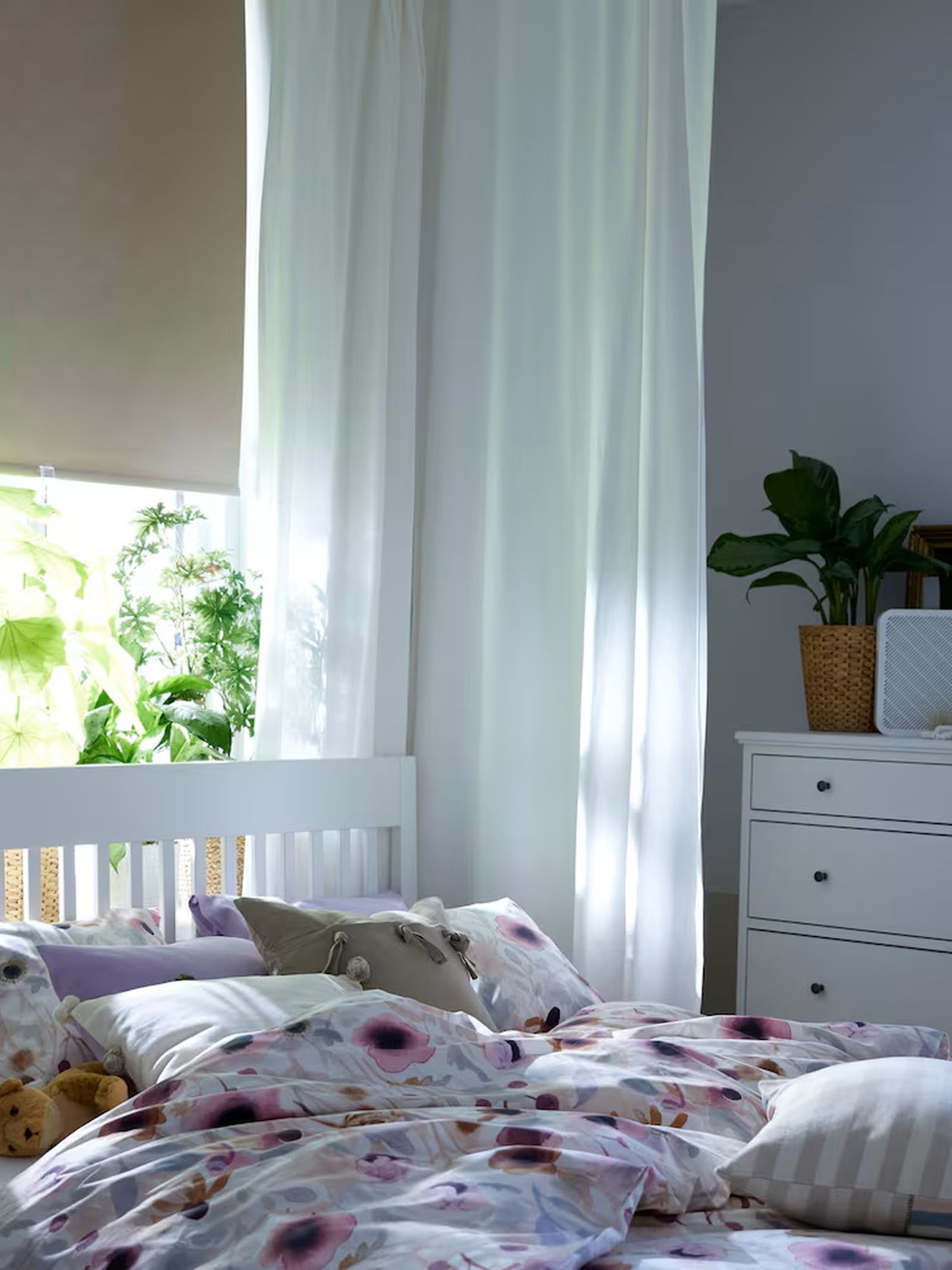 Añade plantas cerca de la ventana Añade plantas cerca de la ventana