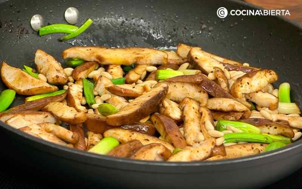 Saltea las setas shiitake