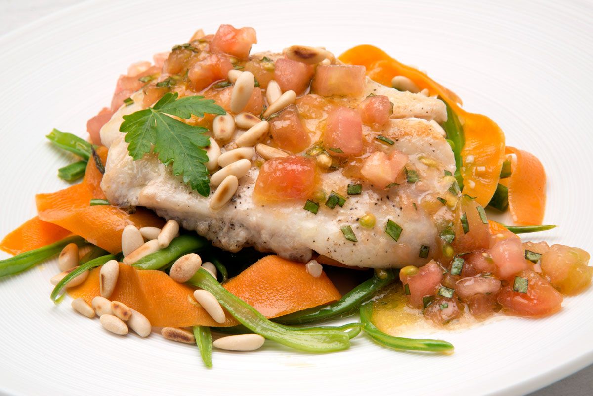 5449 1 Pez San Pedro con ensalada (934) xl