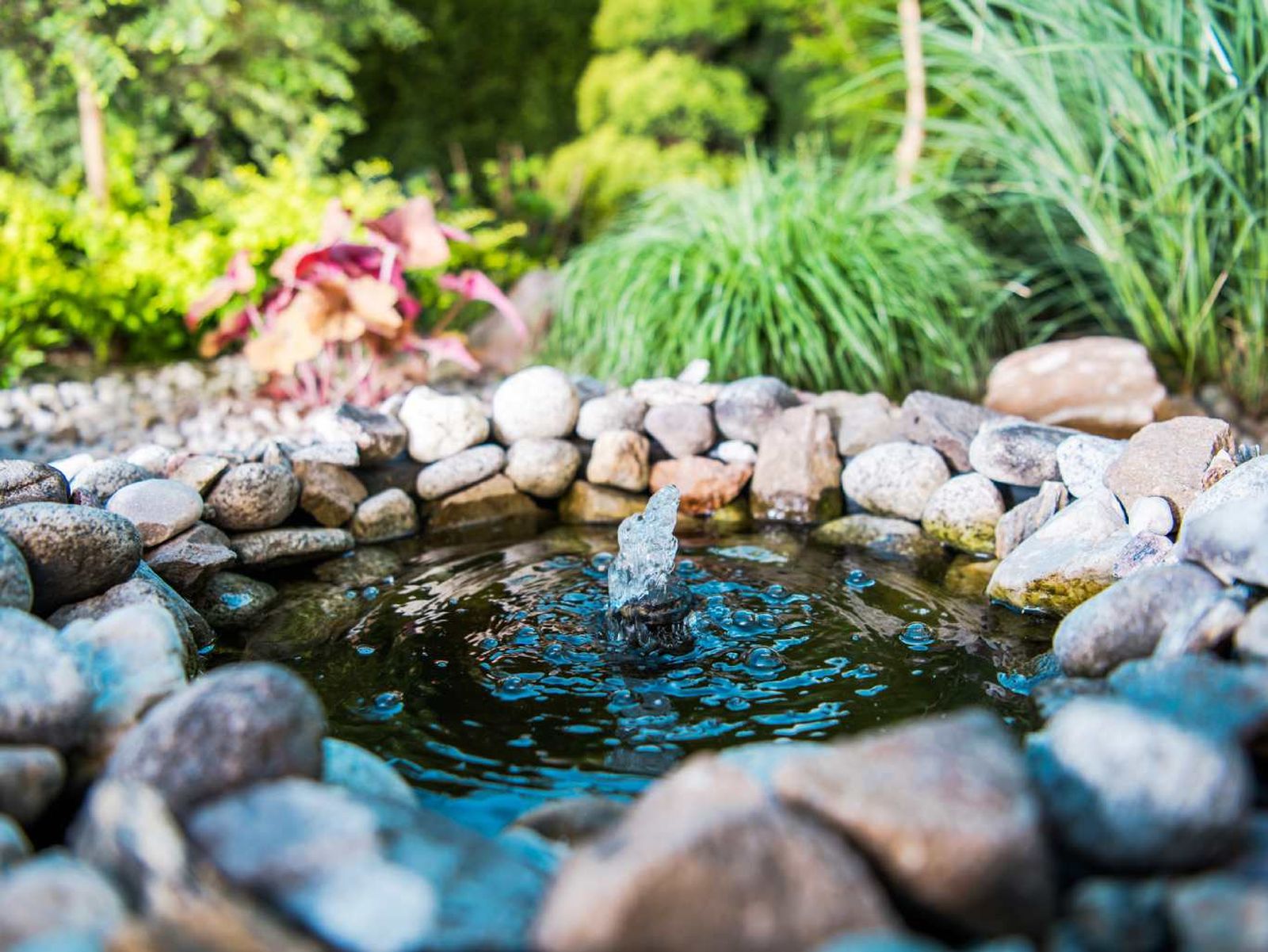 Para algunas personas las fuentes evocan sensaciones de calma en el jardín.