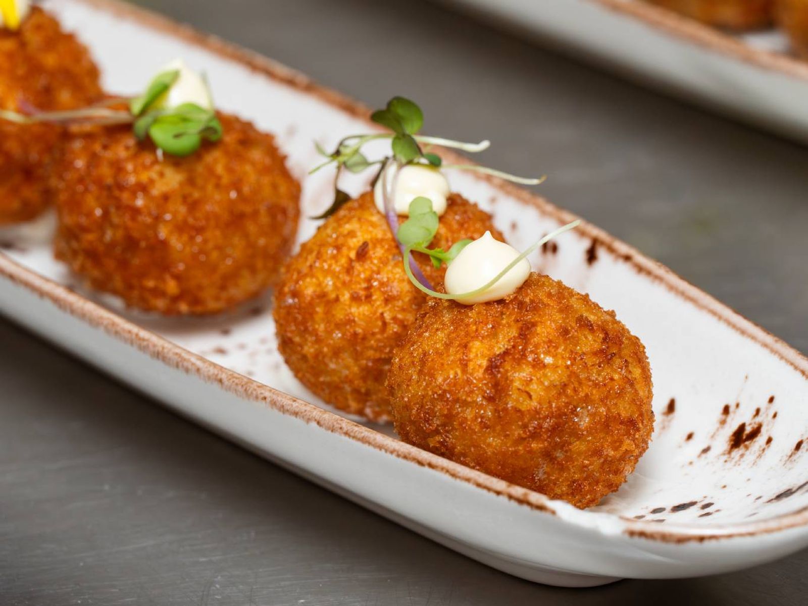 Aunque visualmente atractivas, no siempre es fácil saber si las croquetas han sido elaboradas en cocina. Aunque visualmente atractivas, no siempre es fácil saber si las croquetas han sido elaboradas en cocina.