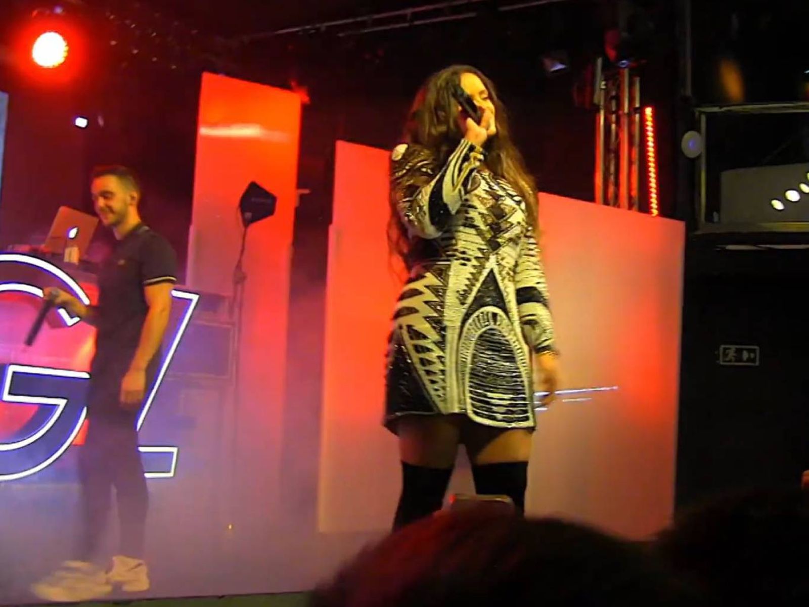 Rosalía ahorró para comprarse su primer Balmain que lució en un concierto con C. Tangana. Rosalía ahorró para comprarse su primer Balmain que lució en un concierto con C. Tangana.