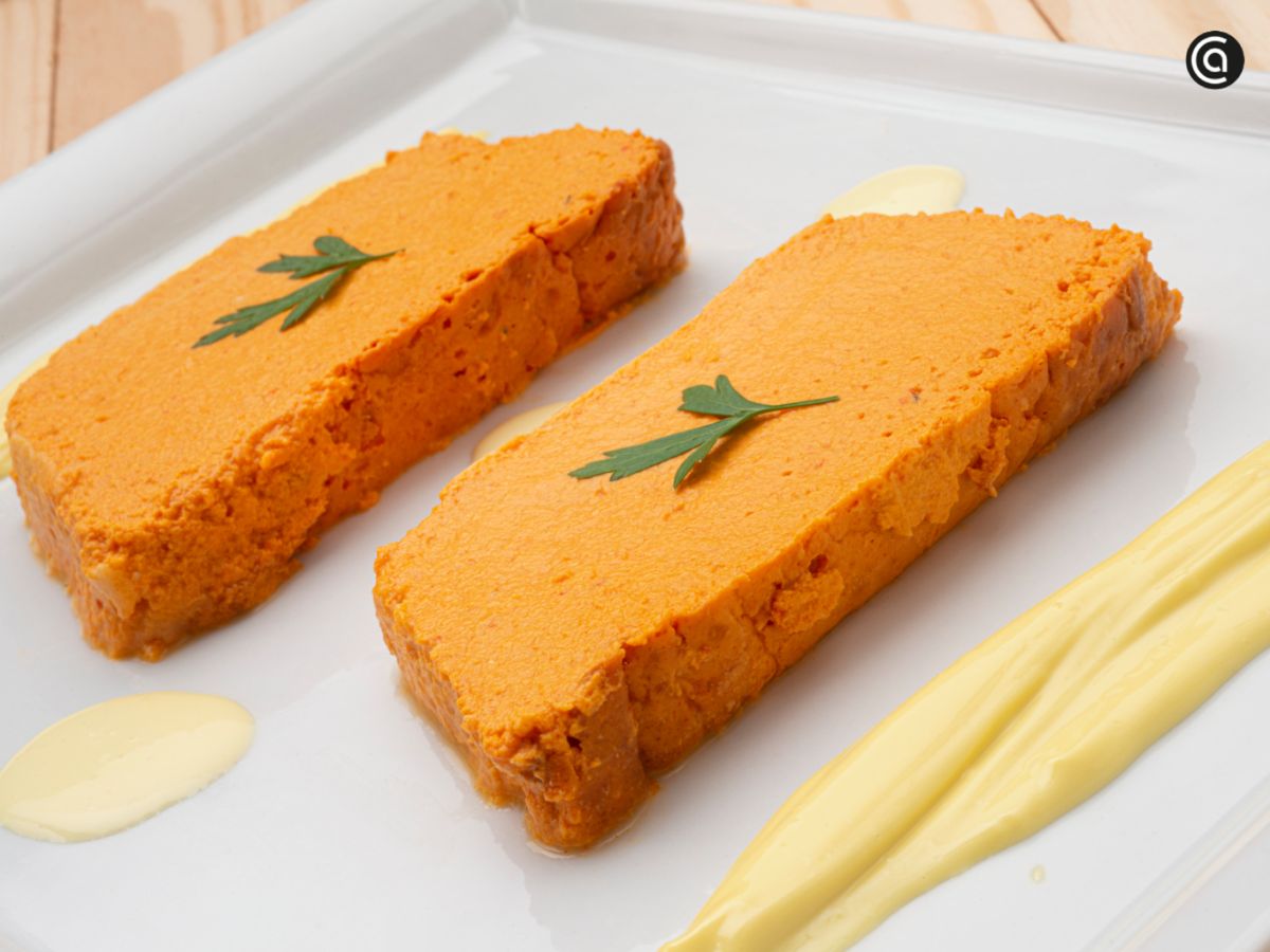 El sabor de los pimientos de temporada convertido en un aperitivo suave.