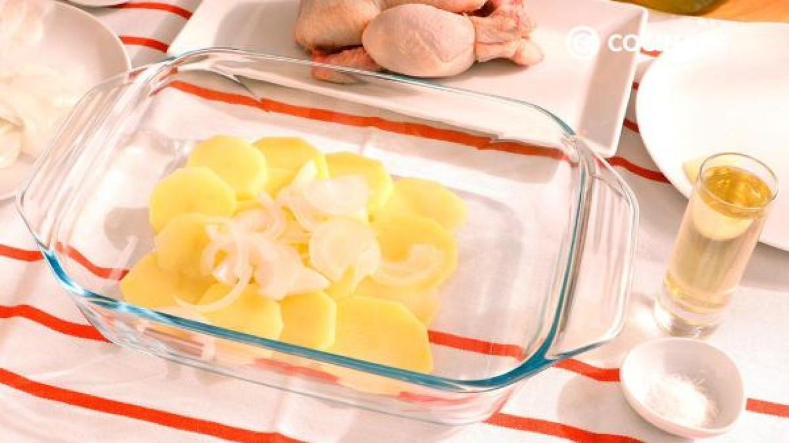 Receta de picantones al horno con patatas y cebolla paso 2 Receta de picantones al horno con patatas y cebolla paso 2