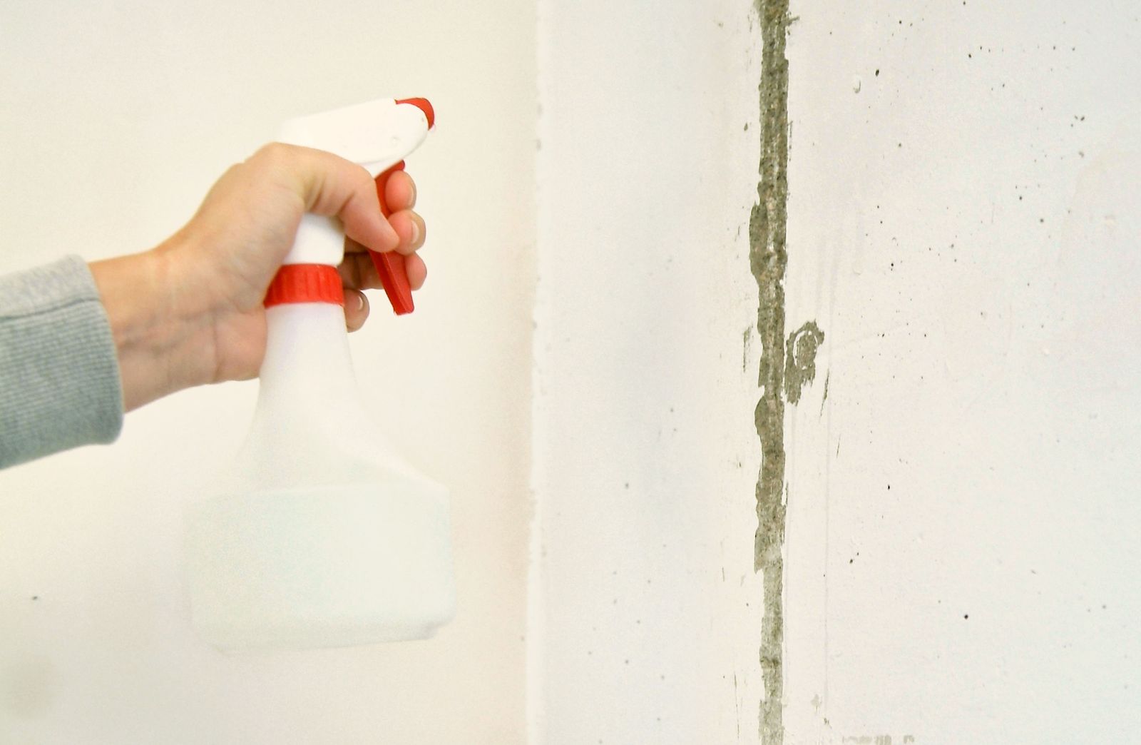 Alisar pared de sótano paso 3 Alisar pared de sótano paso 3