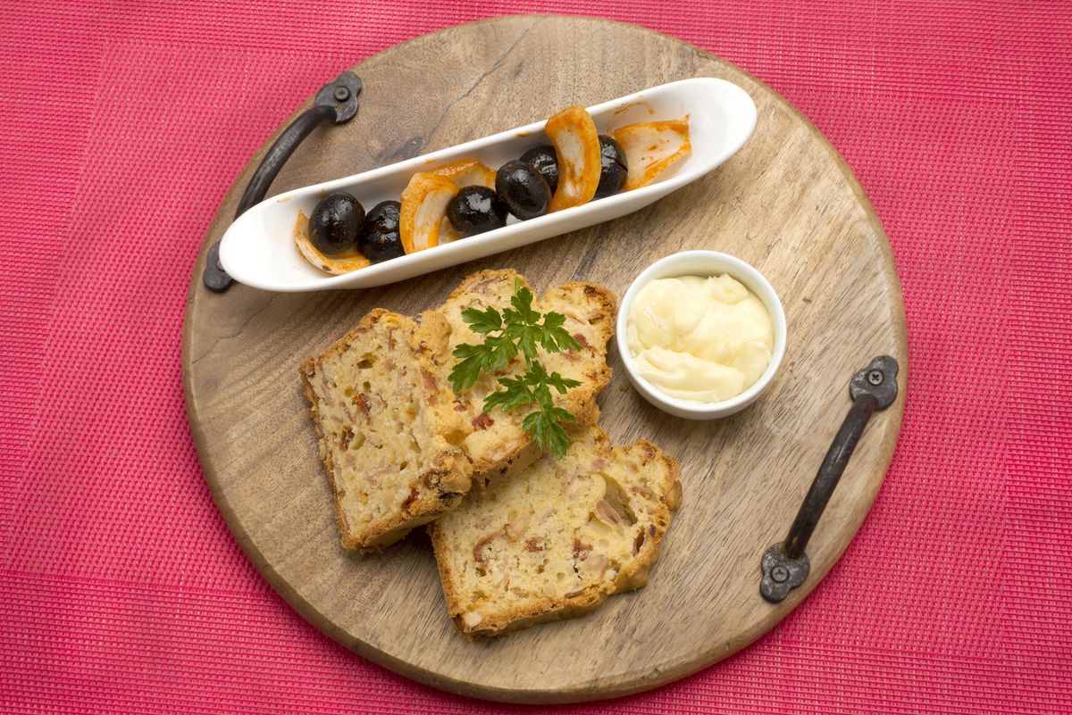 5752 1 Pan de jamon con queso y aceitunas aliñadas (1136) editorial xl
