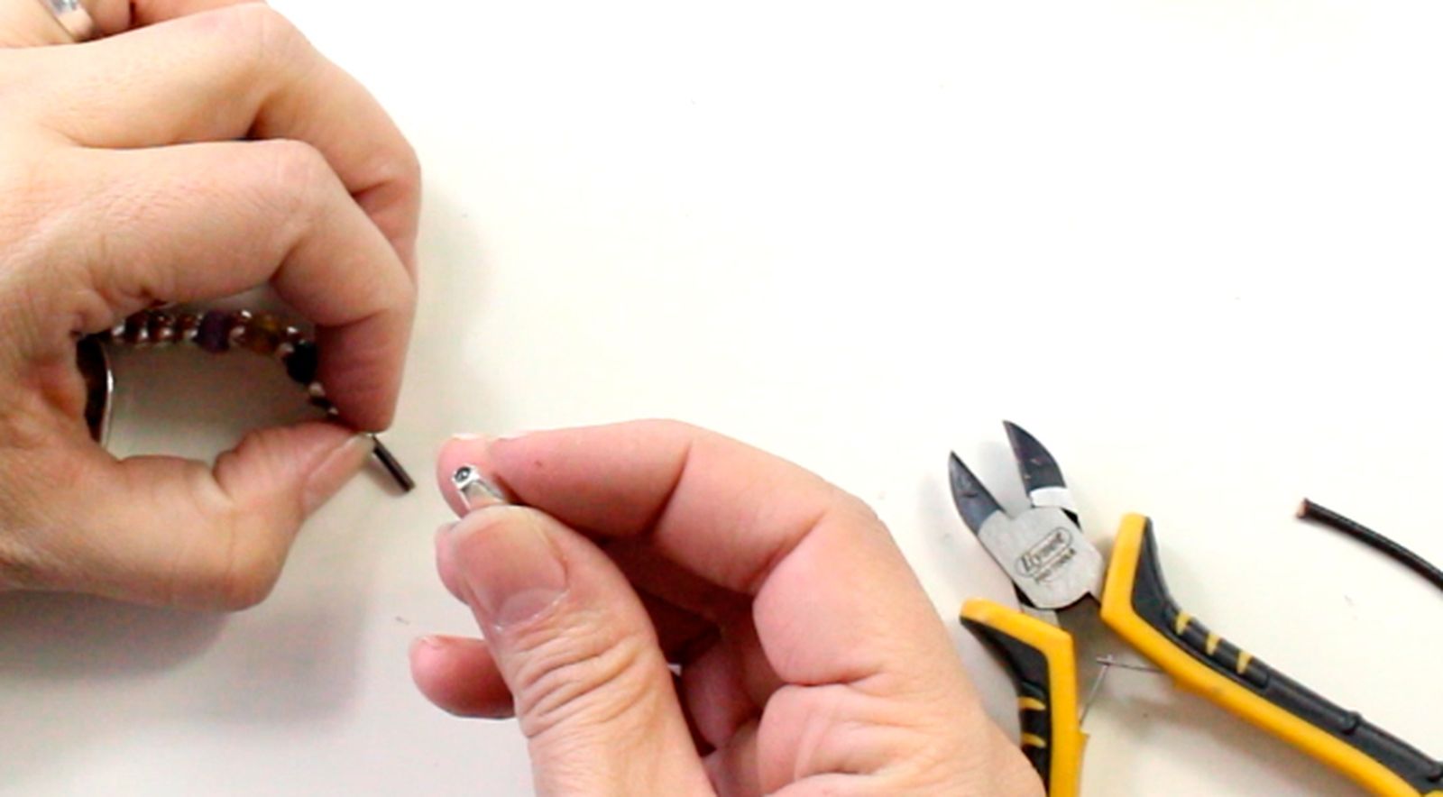 como hacer collar libelula paso7 como hacer collar libelula paso7