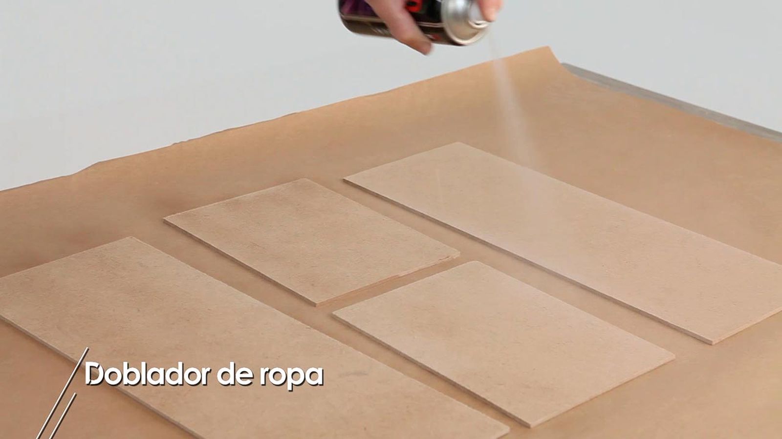 Como hacer un doblador de ropa paso 3 Como hacer un doblador de ropa paso 3