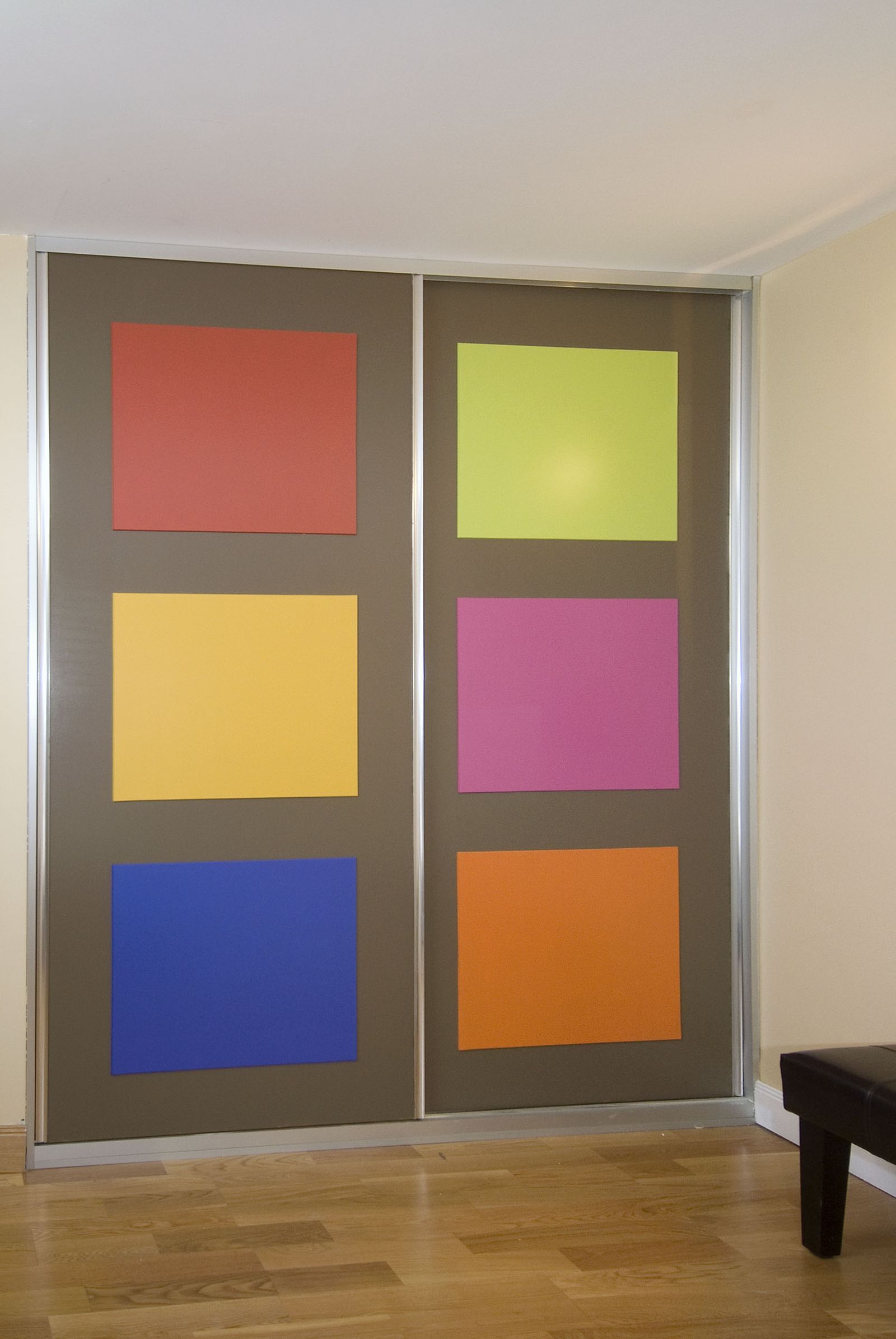 brico 0513 decorar puertas armario paneles colores paso 12 detalle final brico 0513 decorar puertas armario paneles colores paso 12 detalle final