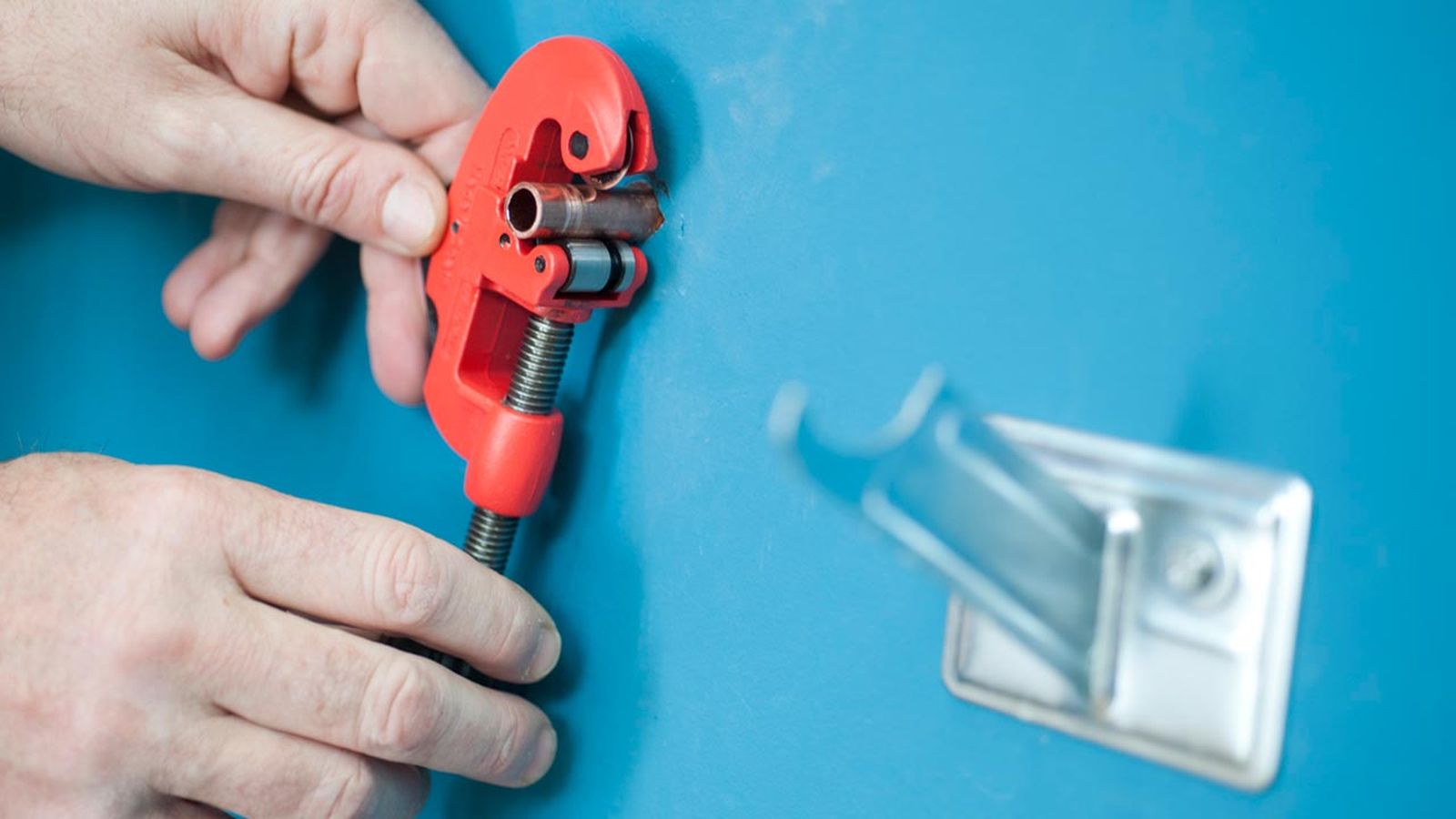 Instalacion oculta para radiador p8