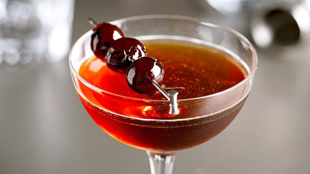 Cóctel manhattan primer plano