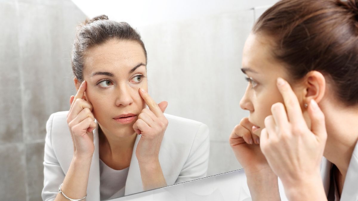 Combina hábitos saludables y remedios naturales para reducir tus ojeras